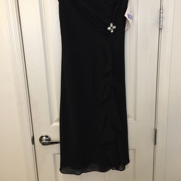 NWT ❤️”THE” black💗dress!! Gorgeous dress, it’s new with tags - Picture 15 of 16